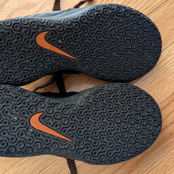 Nike Kids Black and Orange Athletic Shoes - Picture 3 of 5